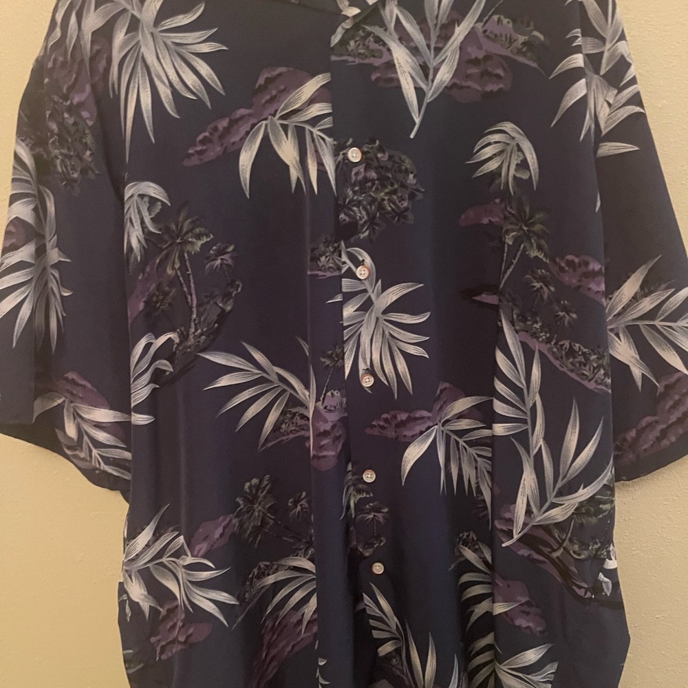 Men’s Tropical Print Button-Up Shirt